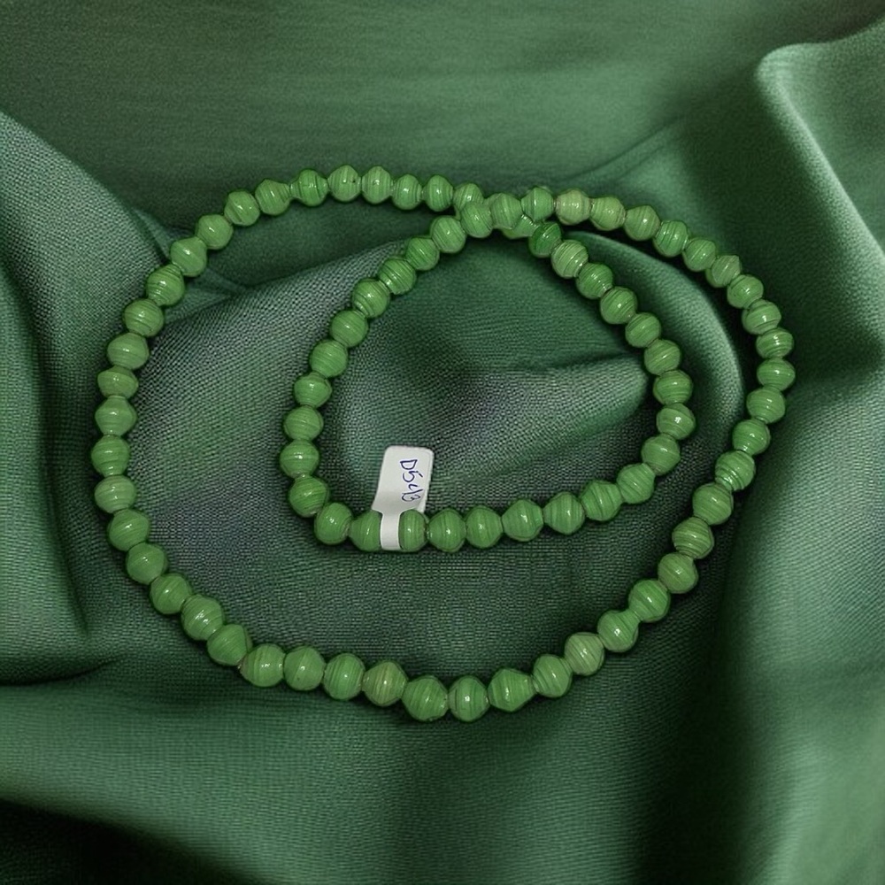 🐥 Vintage Green Paper Bead Necklace - Picture 2 of 2